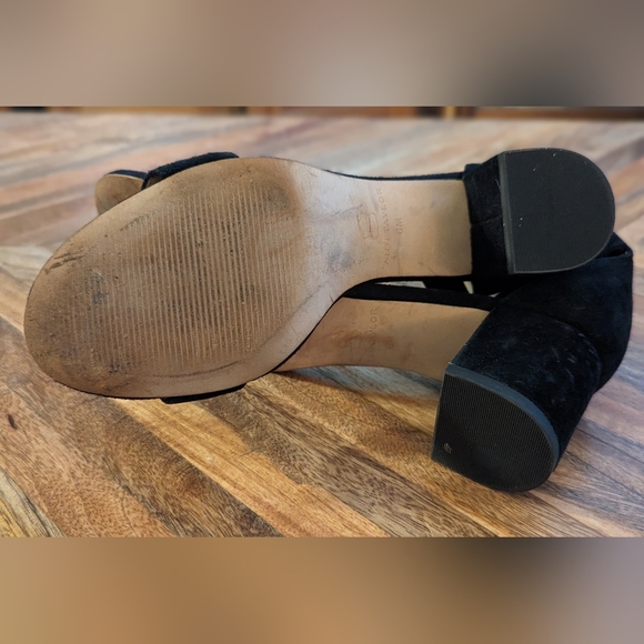 Ann Taylor Black Suede Block Heel Sandal Size 6 Like New Condition - Picture 4 of 4